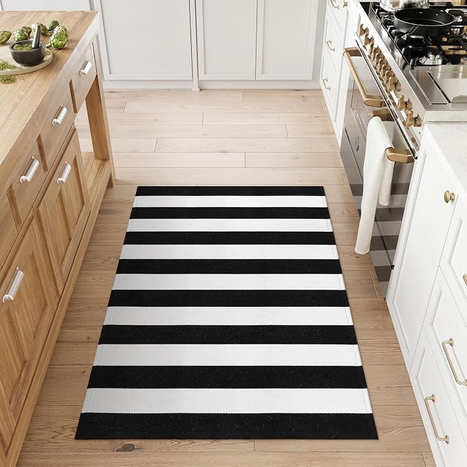 Striped Outdoor Rug 3'x5', Cotton Hand Woven Front Door Mat,Washable Reversible Outside Porch Rug, Foldable Layered Doormat for Entryway/Home Entrance/Farmhouse(Black and White)