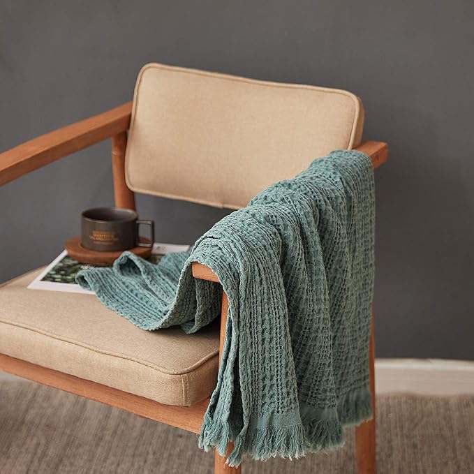 Simple&Opulence 100% Cotton Throw Blanket for Couch, Bed, Waffle Weave Cable Knit Blanket with Tassels, Soft Lightweight Pre-Washed Breathable Cozy Blanket Farmhouse Decoration for All-Season (Green)