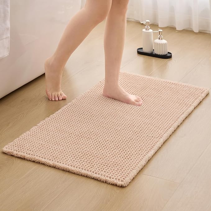 ILANGO Upgraded Waffle Bath Mat,Super Absorbent Boho Non Slip Bathroom Rugs Quick Dry,Ultra Soft Machine Washable Mats with Tassels for Floor,20x32,Beige