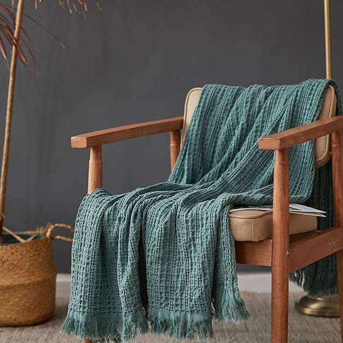 Simple&Opulence 100% Cotton Throw Blanket for Couch, Bed, Waffle Weave Cable Knit Blanket with Tassels, Soft Lightweight Pre-Washed Breathable Cozy Blanket Farmhouse Decoration for All-Season (Green)