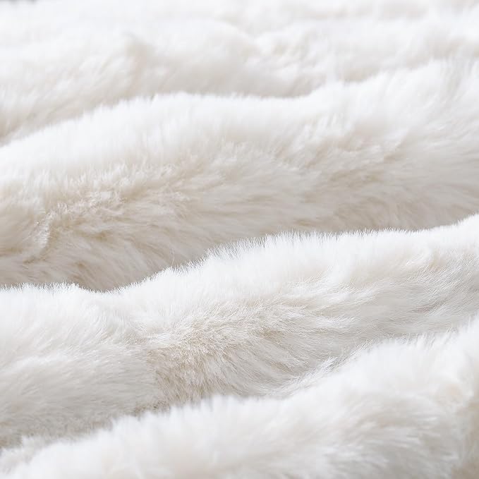 MADIZZ Pack of 2 Thick Plush Faux Wool Throw Pillow Covers Soft Boho Throw Pillows Luxurious Cushion Covers for Couch Sofa Bedroom Living Room Home Decor 12x20 Inch Cream
