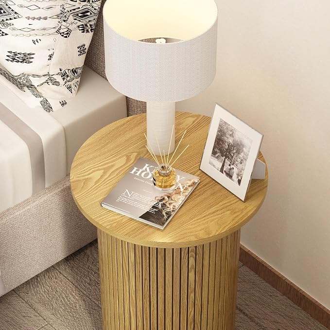 Wnutrees Round Fluted End Table, Small Accent Pedestal Side Table, Wood Fluted Nightstand Bedside Table for Living Room, Handcrafted Finish, Natural
