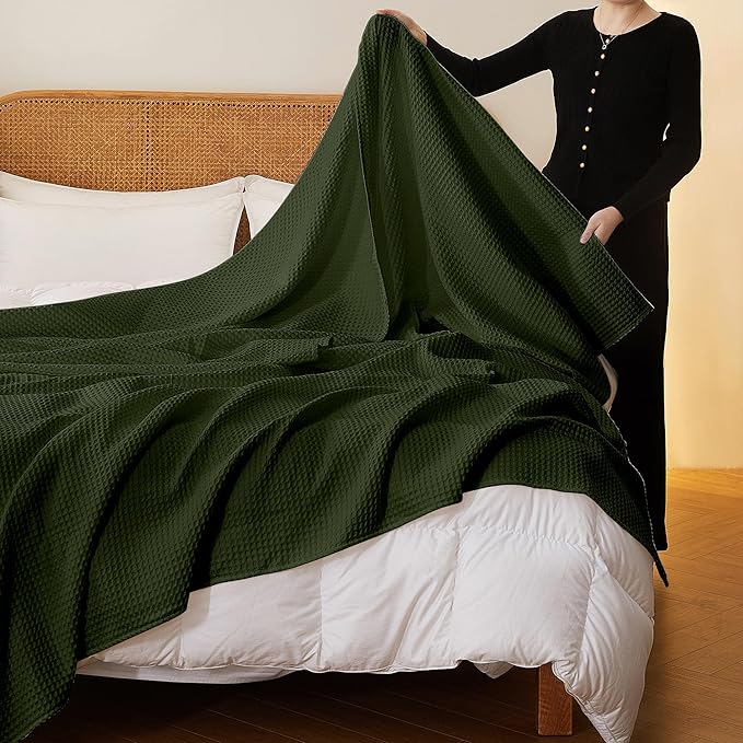 100% Cotton Waffle Blanket (Green - King Size - 104 * 90''), Pre-Washed and Anti-Shrinkage Soft Lightweight Bed & Couch Blanket, 380 GSM Waffle Weave Throw Blanket for All Seasons