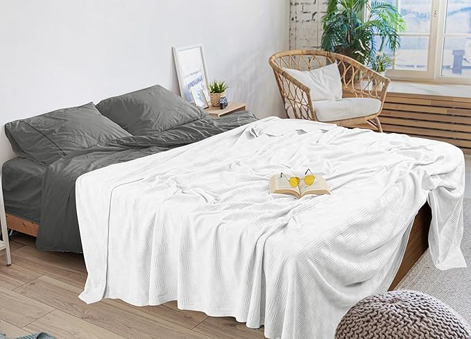 Utopia Bedding 100% Cotton Thermal Blanket White King Size Soft, Lightweight, Breathable, Cozy Spring and Summer Blankets for Bed, Home Room Decor Gifts for Women and Men (90x108 Inches)