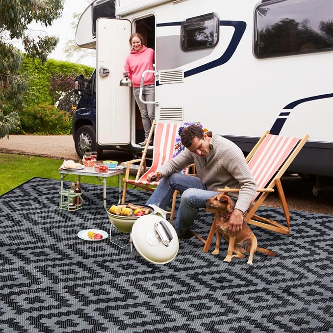 SAND MINE Waterproof Outdoor Rug, Plastic Reversible Rug, Modern Area Rug, Large Floor Mat for Outdoors, RV, Patio, Backyard, Deck, Picnic, Beach, Camping (8' x 8', Black Grey Lattice)