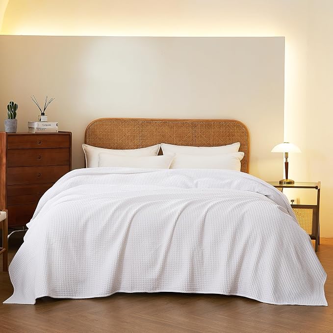 100% Cotton Waffle Blanket (White - Queen Size - 90 * 90''), Pre-Washed and Anti-Shrinkage Soft Lightweight Bed & Couch Blanket, 380 GSM Waffle Weave Throw Blanket for All Seasons