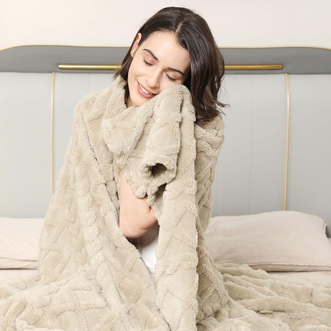 Aganear Khaki Twin Blanket - Lightweight Blanket Super Soft, Fluffy, Warm, Decorative Present for All Seasons, 3D Stylish Design, Portable Throw Blankets for Couch, Sofa, Bed, Car(60"×80", Khaki)