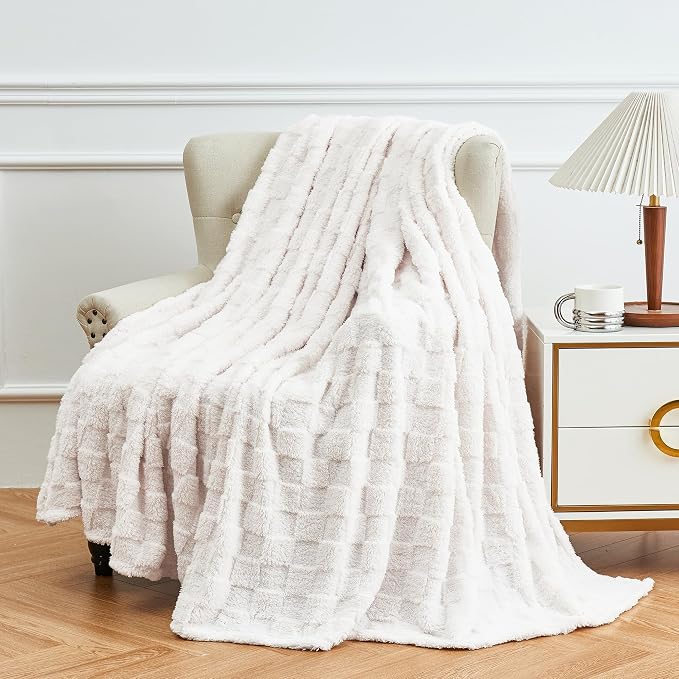 Aganear Flannel Throw Blanket - Cozy Soft Lightweight Fuzzy Checkered Throw Blanket for Women Portable Throw Blankets for Couch, Warm Present for Birthday, Christmas(50"x70", Cream White)