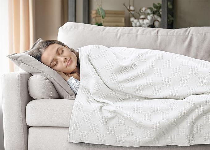 Utopia Bedding 100% Cotton Thermal Blanket White King Size Soft, Lightweight, Breathable, Cozy Spring and Summer Blankets for Bed, Home Room Decor Gifts for Women and Men (90x108 Inches)