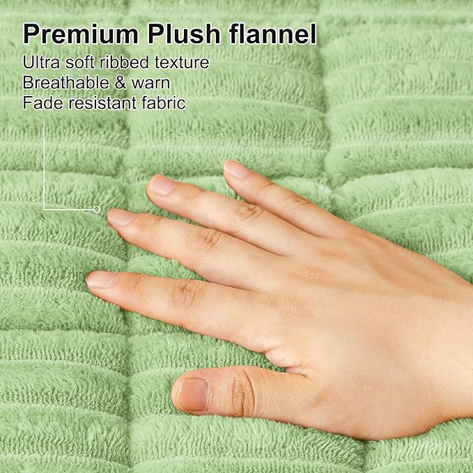 Smiry Couch Cover for Dogs, Non Slip Washable Sofa Protector for Pets, Soft Furniture Cover for Pet, Stylish Sofa Covers, Cozy Protect Against Fur, Dirt & Everyday Messes (Grass Green, 35.4" x 70.9")