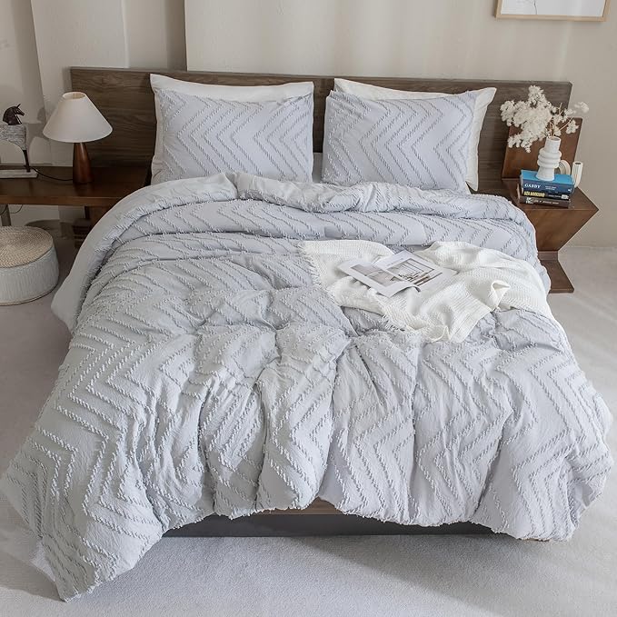 Andency Silver Grey Oversized King Comforter Set 120x98, Boho Oversize King Soft Warm Tufted Bedding Comforter Sets, 3 Pieces Aesthetic Chevron Farmhouse Cute Bohemian Textured Bedding Set