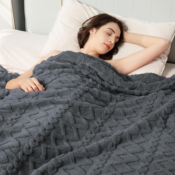 Aganear Flannel Throw Blanket - Cozy Soft Lightweight Fuzzy Throw Blanket for Women Portable Throw Blankets for Couch, Warm Present for Birthday, Christmas, Halloween, Housewarming(50"x60", Gray)