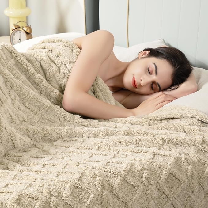 Aganear Khaki Twin Blanket - Lightweight Blanket Super Soft, Fluffy, Warm, Decorative Present for All Seasons, 3D Stylish Design, Portable Throw Blankets for Couch, Sofa, Bed, Car(60"×80", Khaki)