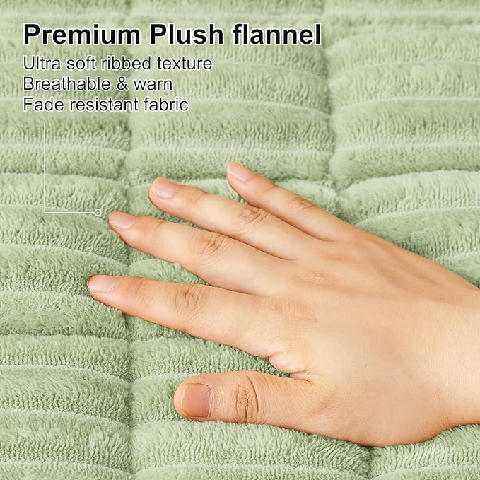 Smiry Couch Cover for Dogs, Non Slip Washable Sofa Protector for Pets, Soft Furniture Cover for Pet, Stylish Sofa Covers, Cozy Protect Against Fur, Dirt & Everyday Messes (Green, 27.6" x 82.7")