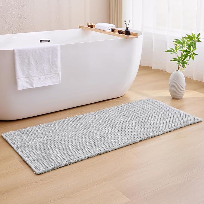 ILANGO Upgraded Waffle Bath Mat,Super Absorbent Boho Non Slip Bathroom Rugs Quick Dry,Ultra Soft Machine Washable Mats with Tassels for Floor,20x32,Light Grey