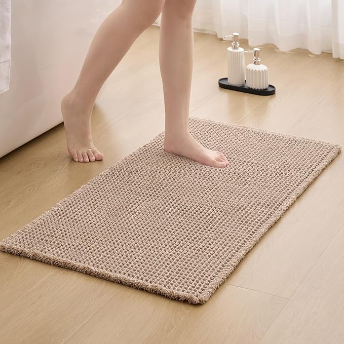 ILANGO Upgraded Waffle Bath Mat,Super Absorbent Boho Non Slip Bathroom Rugs Quick Dry,Ultra Soft Machine Washable Mats with Tassels for Floor,20x32,Khaki