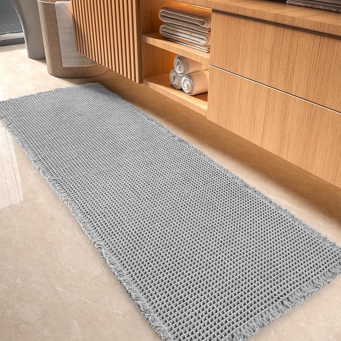 tchdio Waffle Bath Mat-Runner Rug, Super Absorbent Non Slip Bath Mats for Bathroom Machine Washable Long Rugs with Tassels, Bath Rugs for Bathroom Floor Beside Tub, 2' x 5', Light Grey