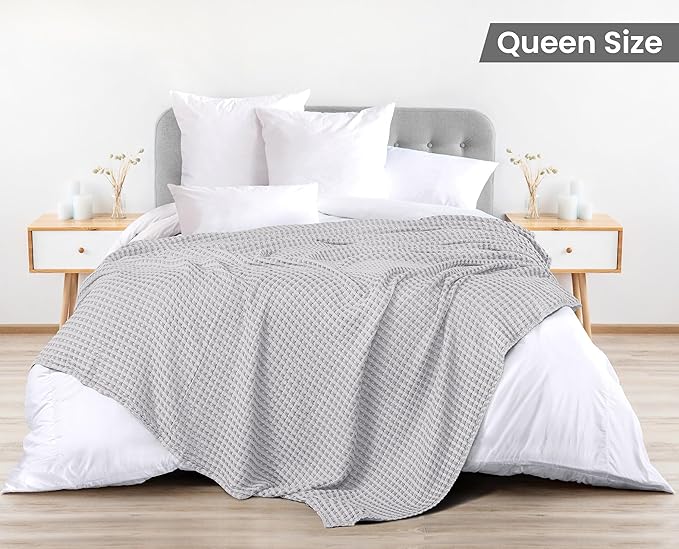 Utopia Bedding 100% Cotton Waffle Weave Blanket Queen Size for Bed - Lightweight, Breathable Summer Blankets Soft and Cozy, Gift for Mother’s Day Home Decor (Silver, 90x90 Inch)
