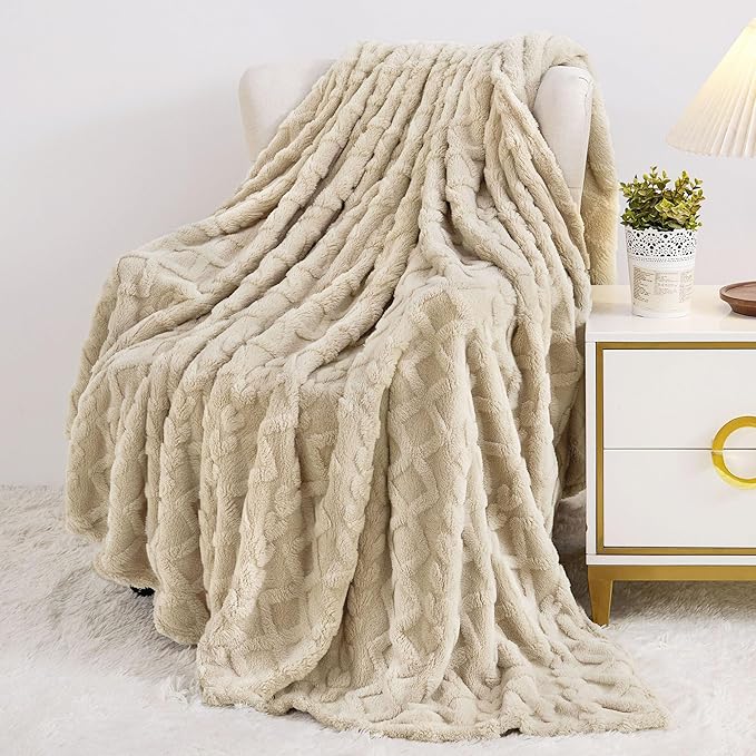 Aganear Khaki Twin Blanket - Lightweight Blanket Super Soft, Fluffy, Warm, Decorative Present for All Seasons, 3D Stylish Design, Portable Throw Blankets for Couch, Sofa, Bed, Car(60"×80", Khaki)