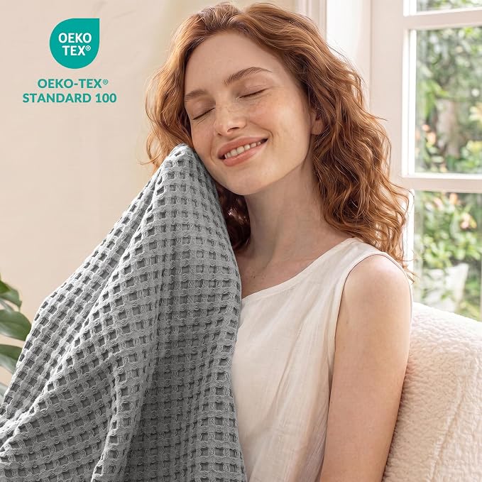 Exclusivo Mezcla Pre-Washed 100% Cotton Waffle Blanket King Size for Bed, 330GSM Lightweight Breathable Summer Blankets, Soft and Cozy, Home Decor, Light Grey, 104x90 Inches